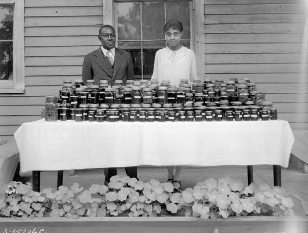 "Negro family budget of canned fruits and vegetables..."