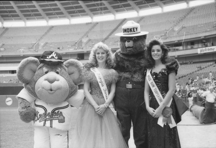 Smokey Bear with Miss Georgia Forestry 
and Miss Gum Turpentine