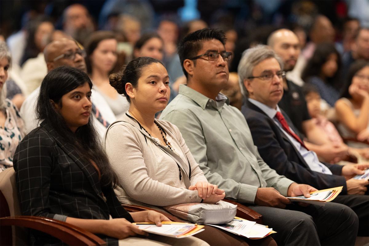 Slideshow background image