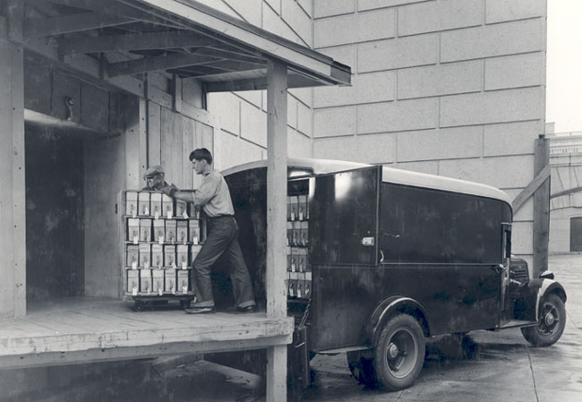 Documents arriving to the new National Archives Building