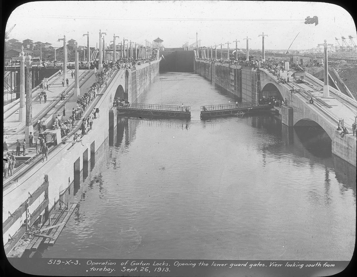 A 1913 view of Gatun Locks