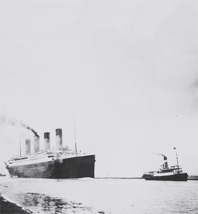 Titanic Sinks