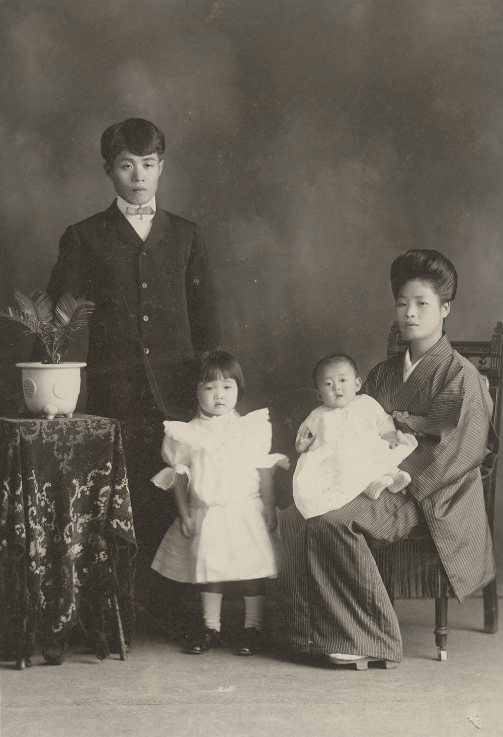 Kaoru Shiibashi's family portrait
