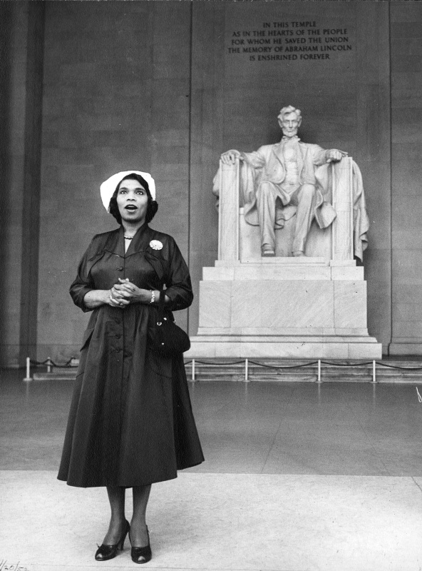 Marian Anderson singing in front of statue of Lincoln