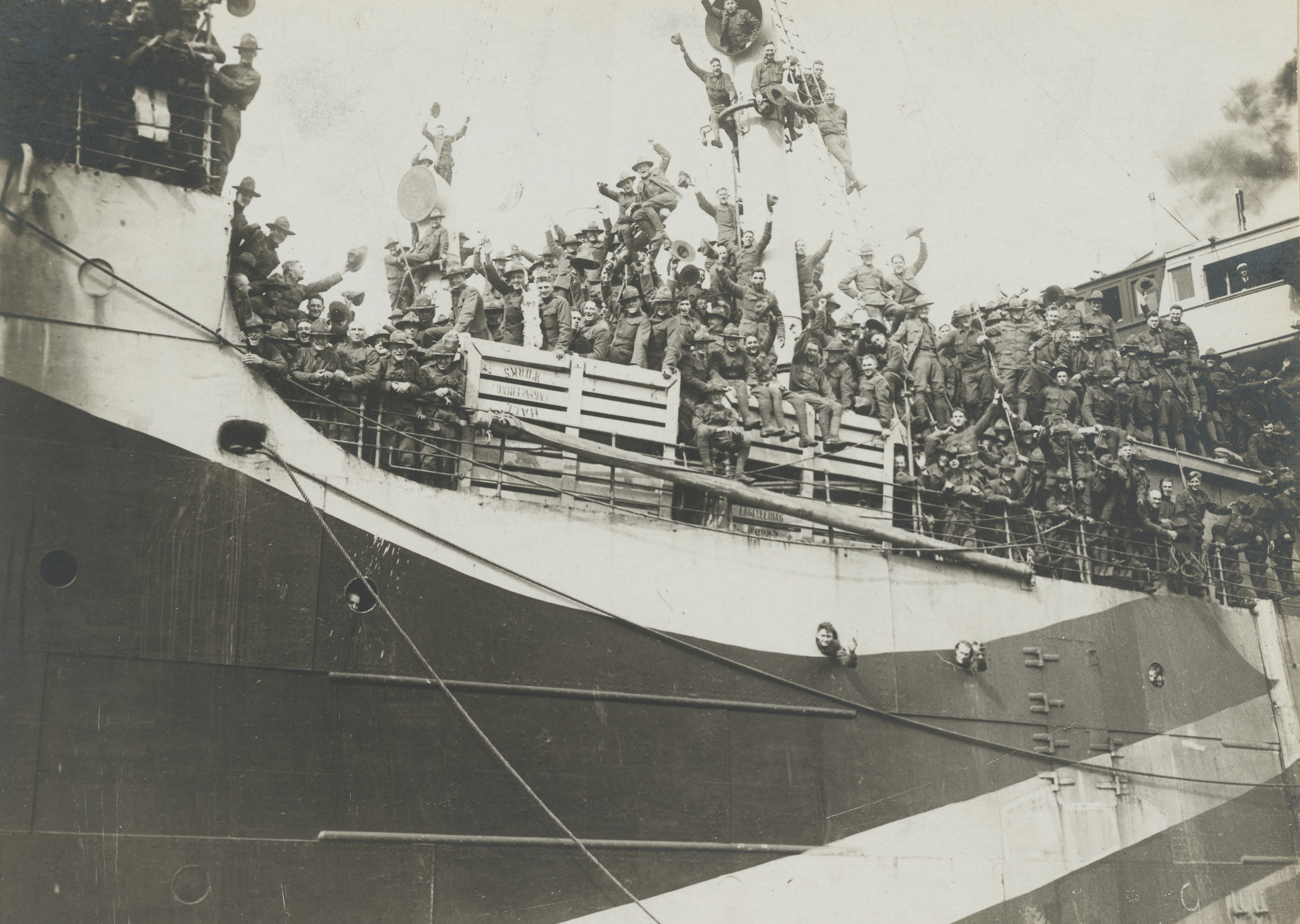 American soldiers cheer Pershing